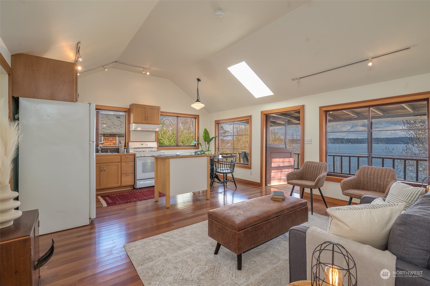 15706 Shanahan Road Southwest Vashon, WA 98070 - Photo 21 of 32 Gallery Image 21