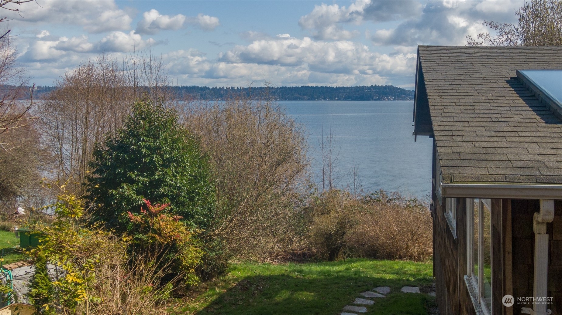 15706 Shanahan Road Southwest Vashon, WA 98070 - Photo 4 of 32 Gallery Image 4