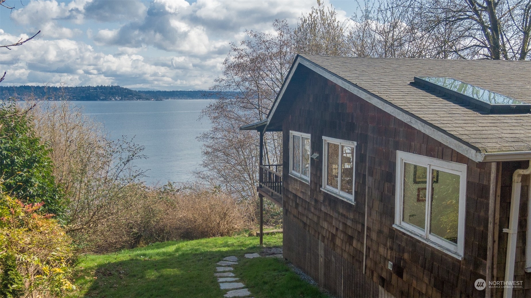 15706 Shanahan Road Southwest Vashon, WA 98070 - Photo 5 of 32 Gallery Image 5