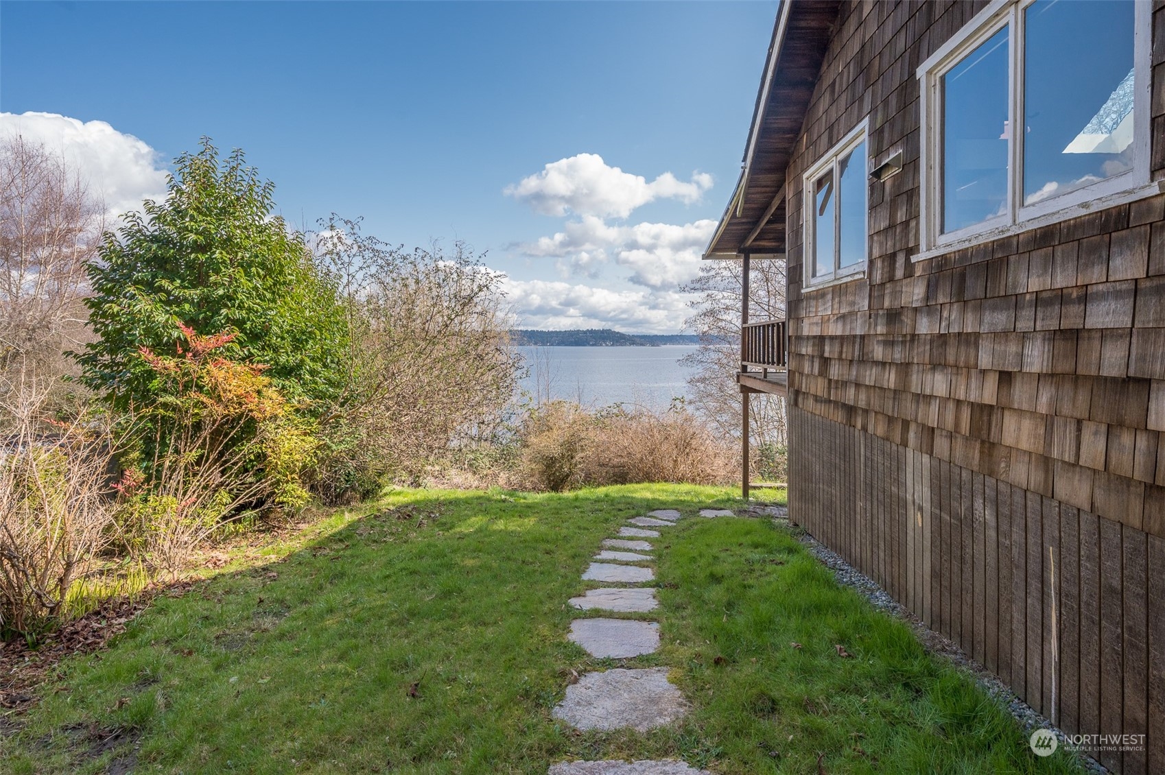15706 Shanahan Road Southwest Vashon, WA 98070 - Photo 7 of 32 Gallery Image 7