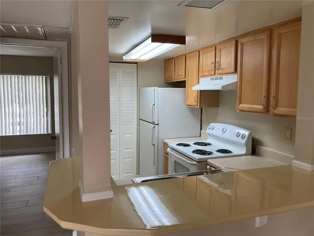 $1,250 | 3840 North Lake Drive, Unit 126, Tampa, FL 33614