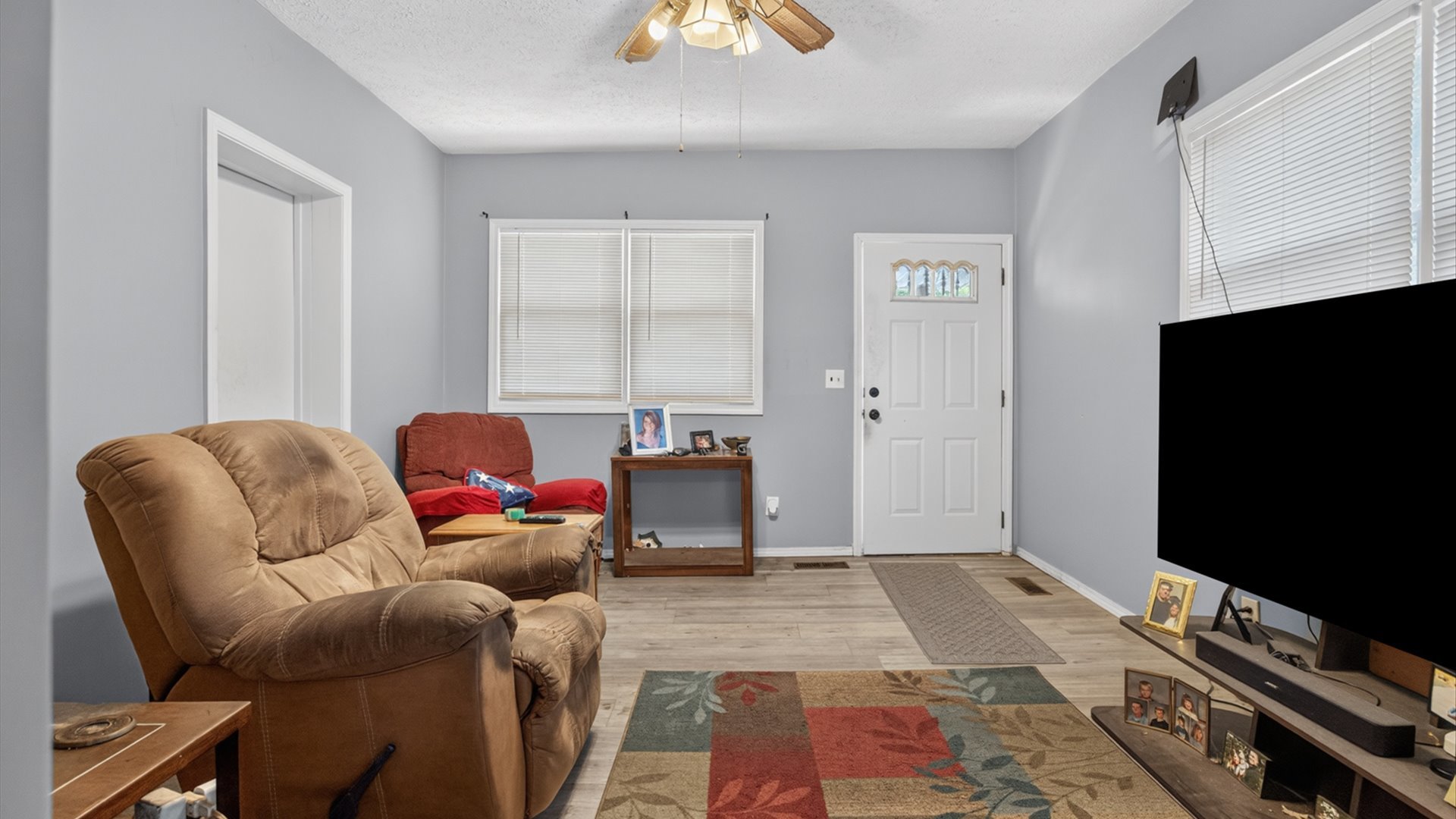903 Low Street Bloomington, IL 61701 - Photo 4 of 44