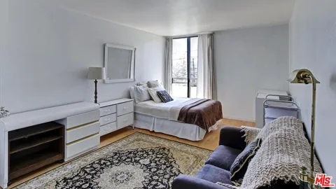 $838,000 | 911 North Kings Road, Unit 310, West Hollywood, CA 90069