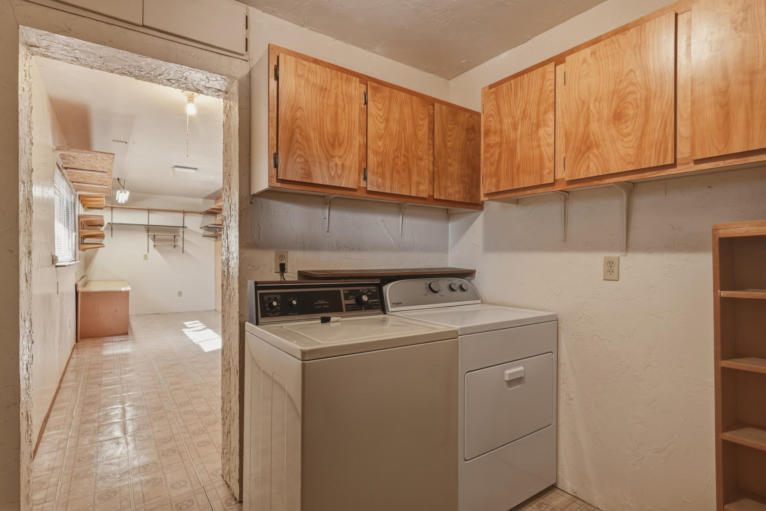 198 Lucky Lane Payson, AZ 85541 - Photo 10 of 31 a utility room with dryer and washer