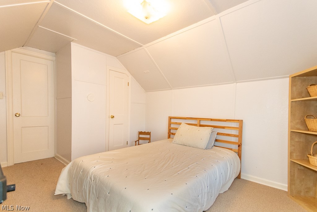 1056 Pennfield Road Cleveland, OH 44121 - Photo 29 of 39 3rd floor bedroom
