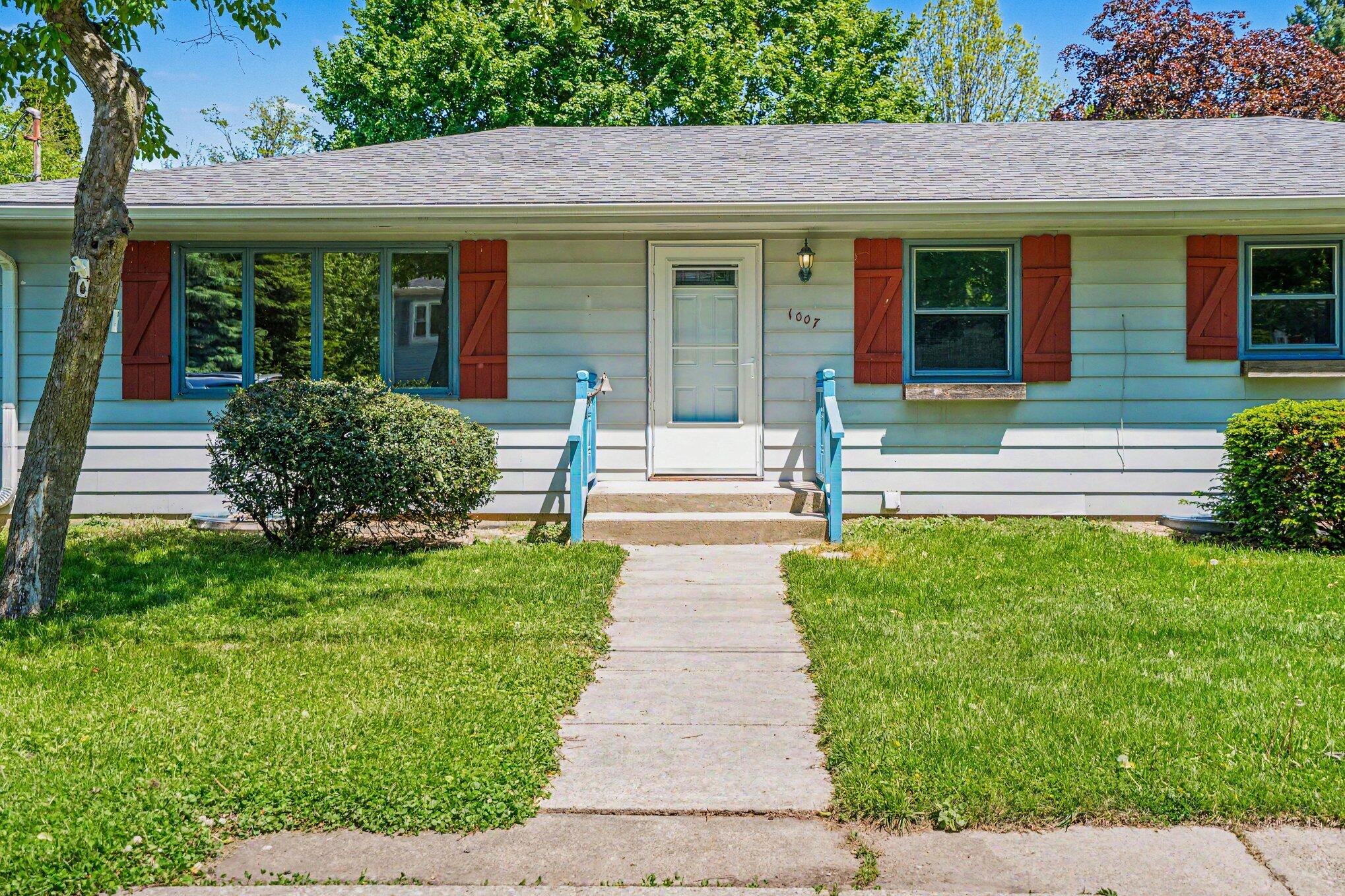 1007 H Street La Porte, IN 46350 - Photo 3 of 12 2038x1359