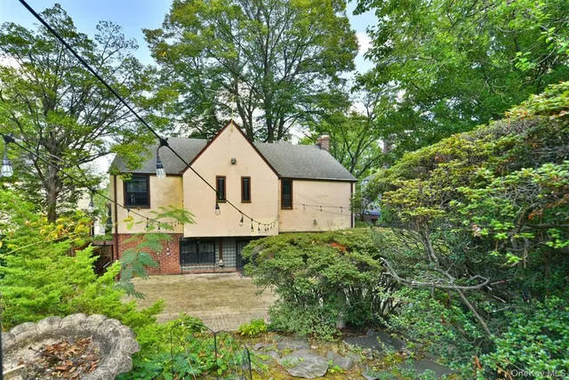 $1,195,000 | 139-30 Coolidge Avenue | Briarwood