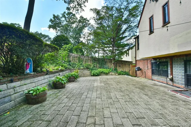 $1,195,000 | 139-30 Coolidge Avenue | Briarwood