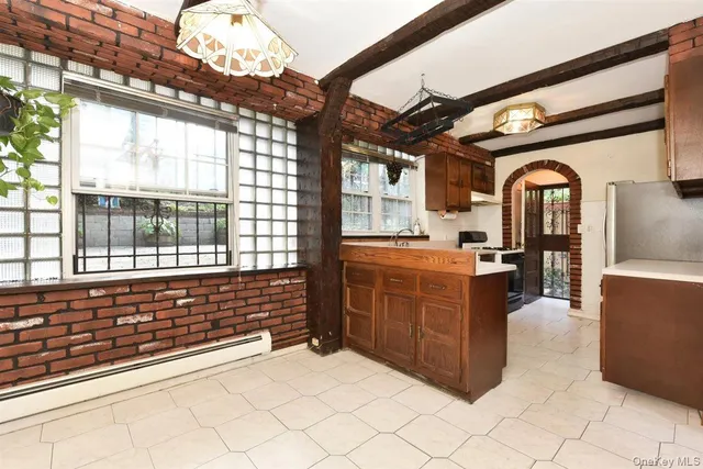 $1,195,000 | 139-30 Coolidge Avenue | Briarwood