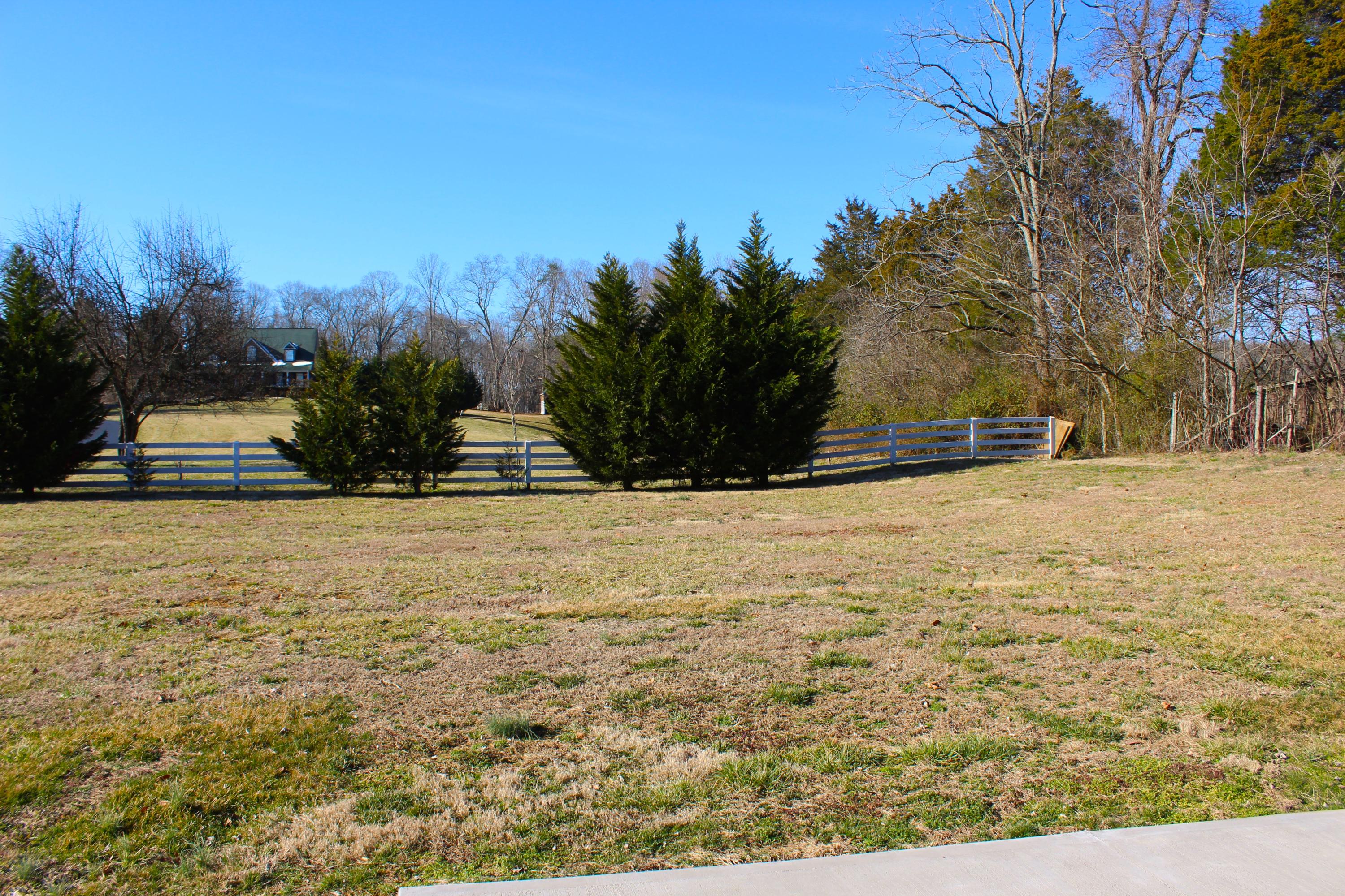 235 Hillvale Road Clinton, TN 37716 - Photo 3 of 25 IMG_0425.JPG