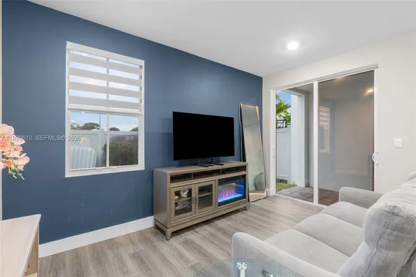 $3,950 | 110 Southwest 171st Avenue, Pembroke Pines, FL 33027