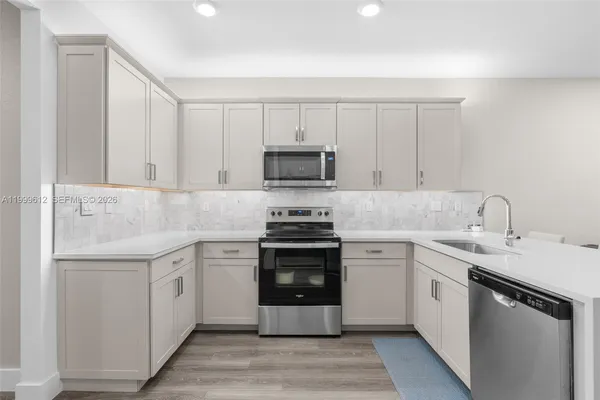 $3,950 | 110 Southwest 171st Avenue, Pembroke Pines, FL 33027