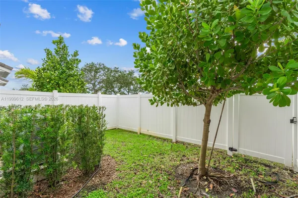 $3,950 | 110 Southwest 171st Avenue, Pembroke Pines, FL 33027