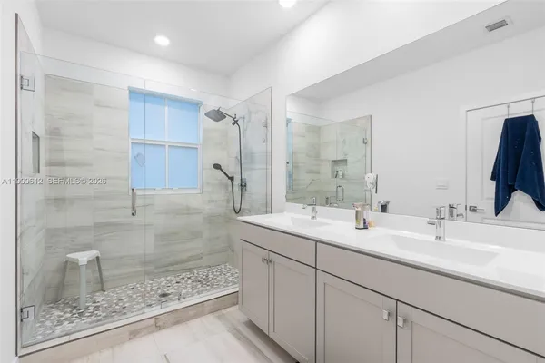 $3,950 | 110 Southwest 171st Avenue, Pembroke Pines, FL 33027