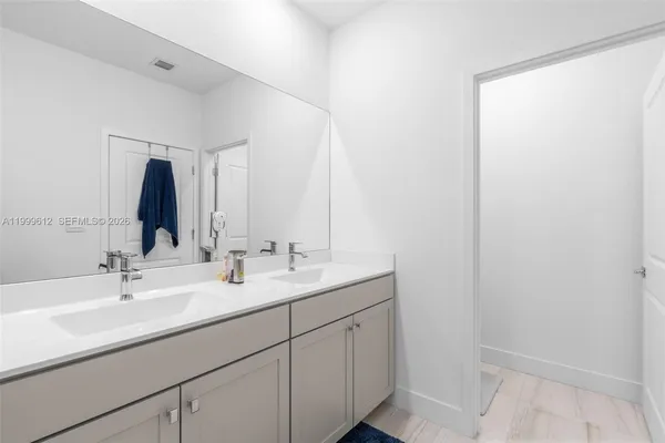 $3,950 | 110 Southwest 171st Avenue, Pembroke Pines, FL 33027