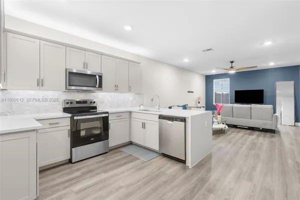 $3,950 | 110 Southwest 171st Avenue, Pembroke Pines, FL 33027