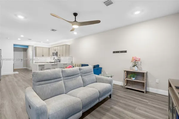 $3,950 | 110 Southwest 171st Avenue, Pembroke Pines, FL 33027