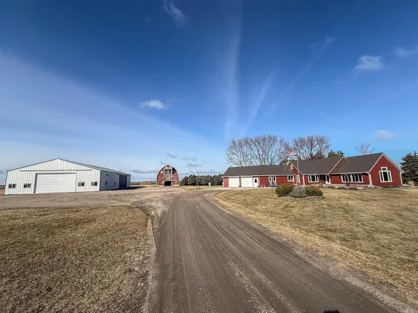 $540,000 | 18522 15th Street Southwest, Blomkest, MN 56216