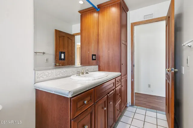 $979,000 | 2183 East Chesterton Street, Simi Valley, CA 93065