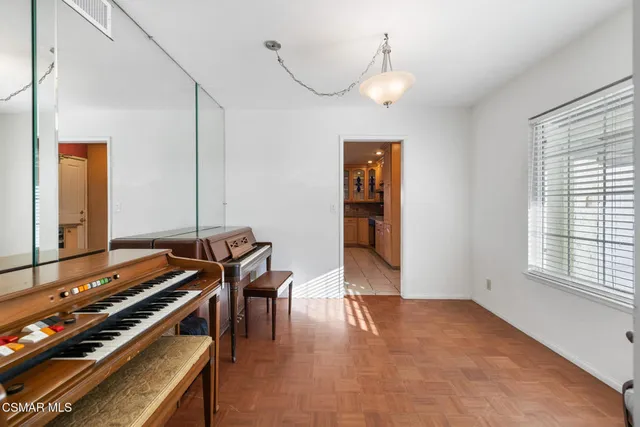 $979,000 | 2183 East Chesterton Street, Simi Valley, CA 93065