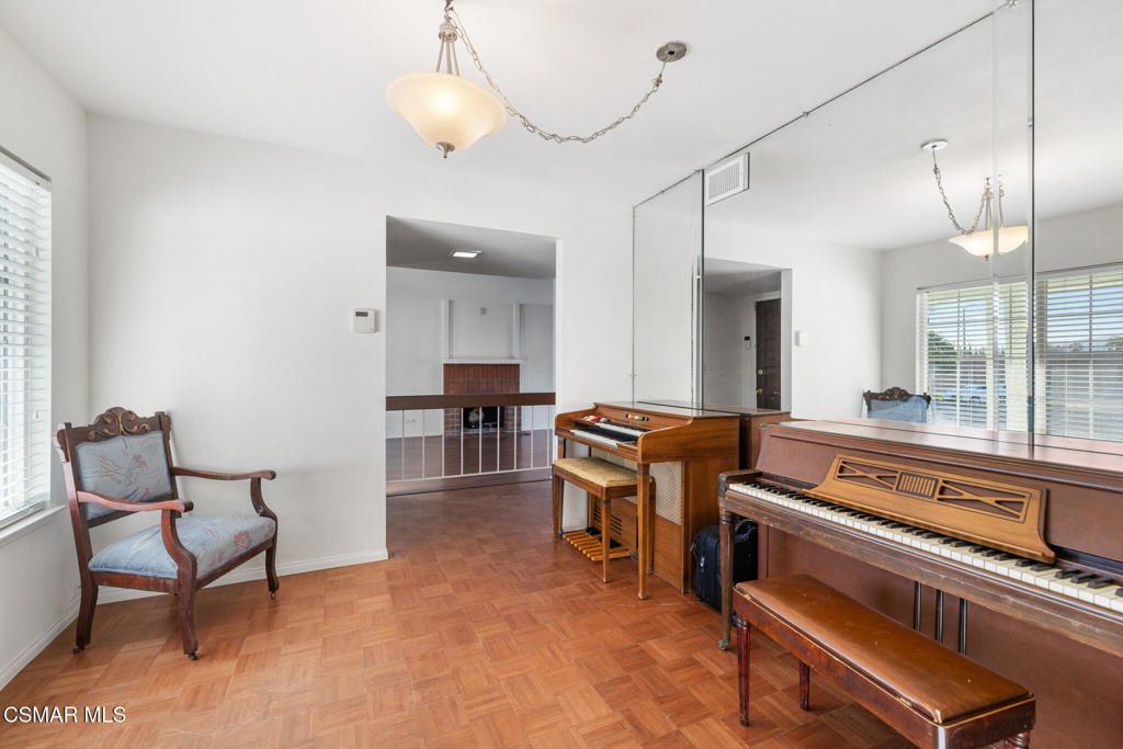 2183 East Chesterton Street Simi Valley, CA 93065 - Photo 26 of 49