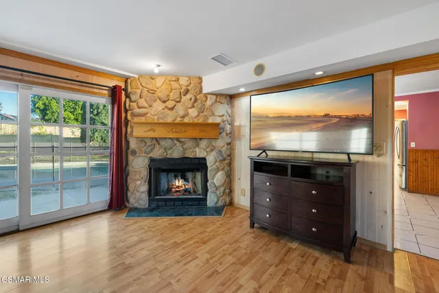 $979,000 | 2183 East Chesterton Street, Simi Valley, CA 93065