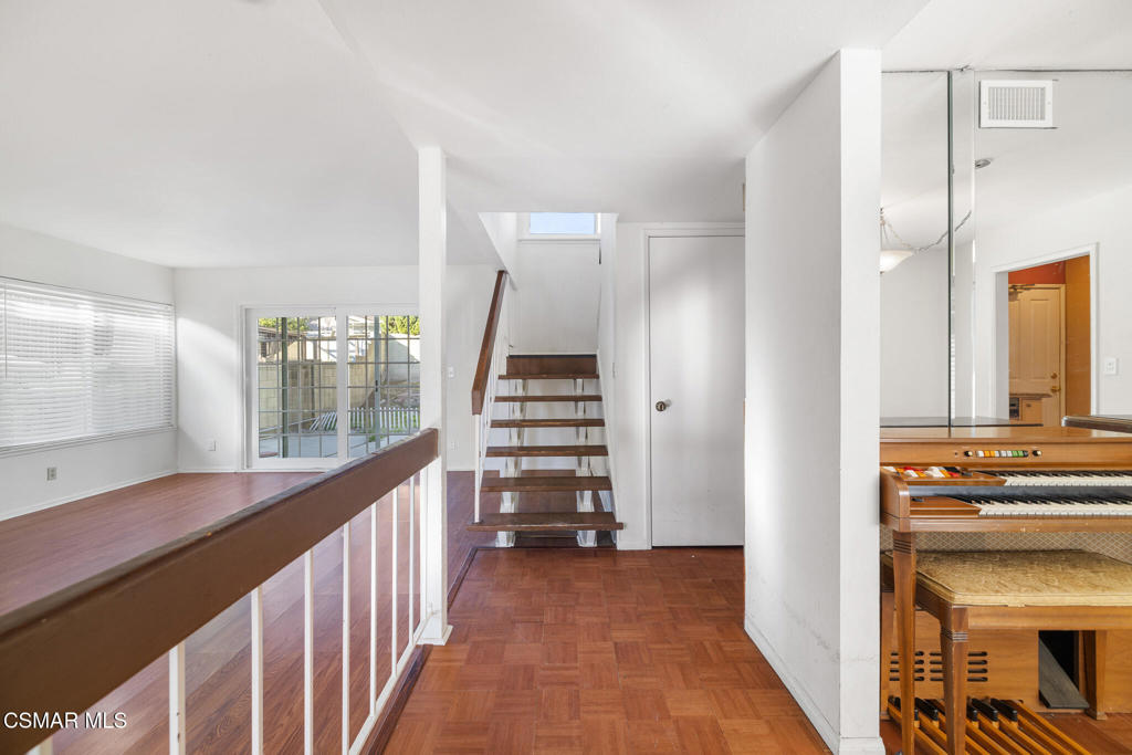 2183 East Chesterton Street Simi Valley, CA 93065 - Photo 9 of 49