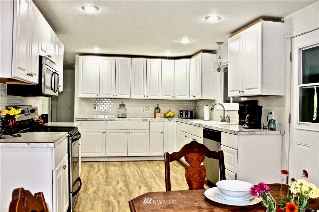 406 Lee Johnson Road Raymond, WA 98577 - Photo 9 of 22 Gallery Image 9