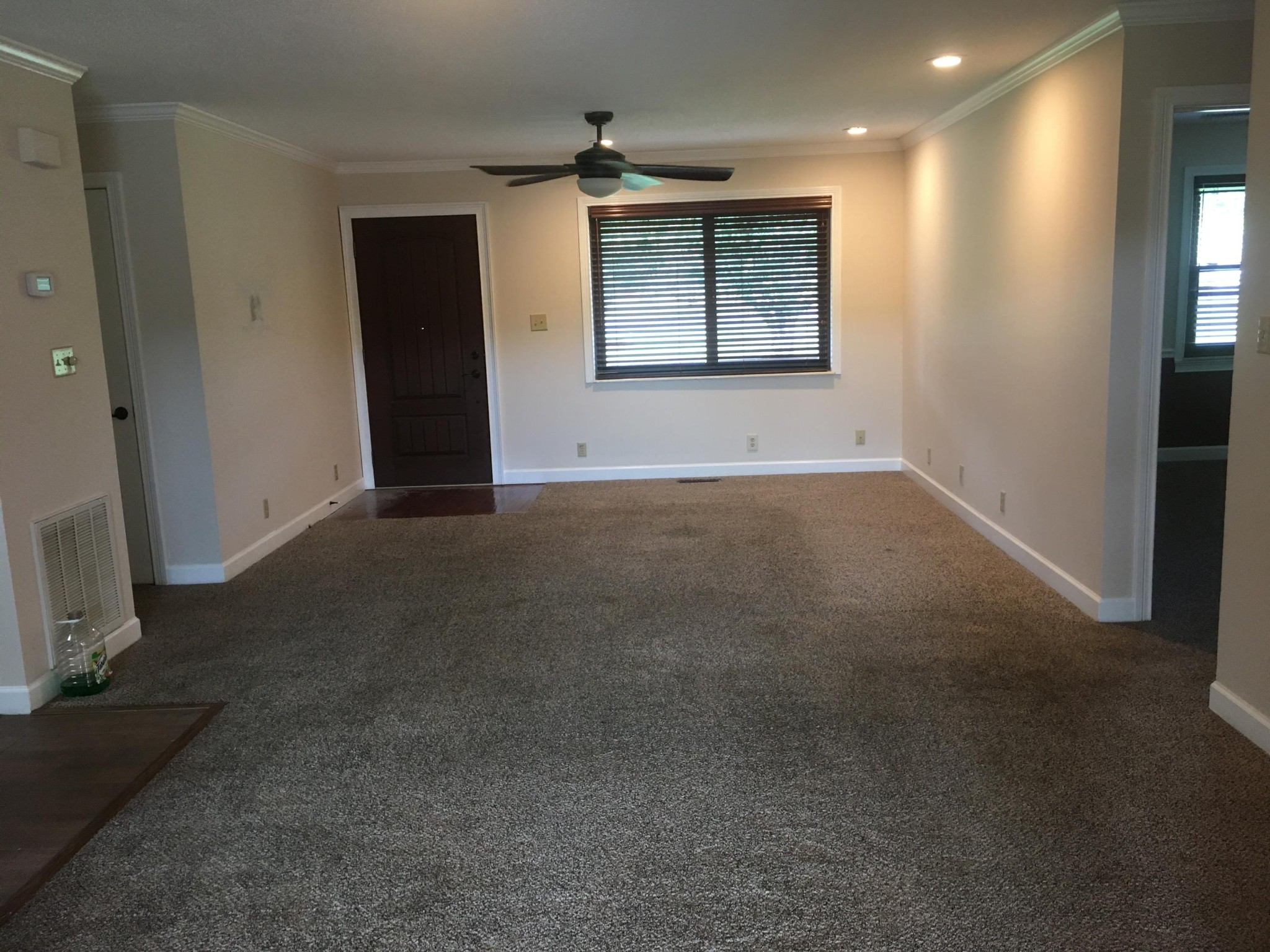 404 Raccoon Valley Road Powell, TN 37849 - Photo 5 of 19 an empty room with windows