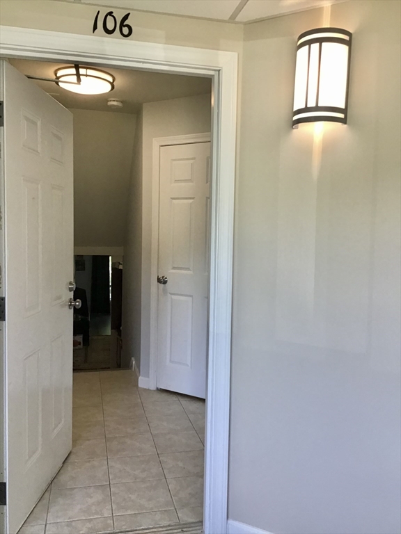 2 Duck Pond Road, Unit 106 Beverly, MA 01915 - Photo 3 of 24