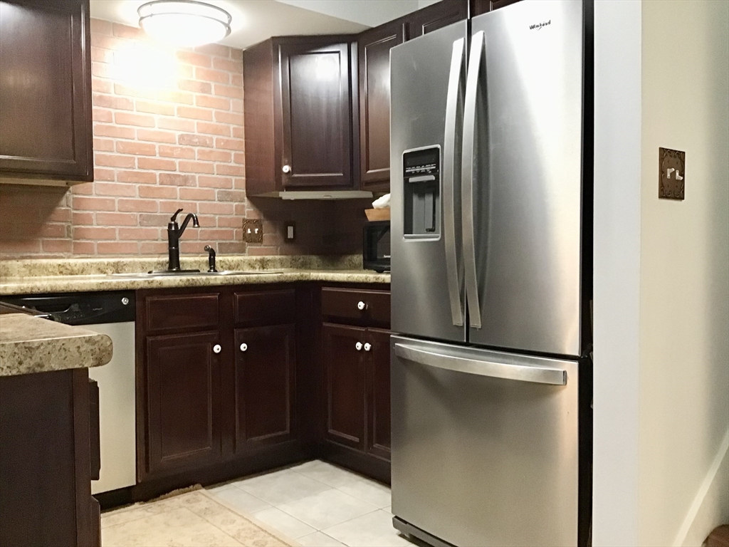 2 Duck Pond Road, Unit 106 Beverly, MA 01915 - Photo 4 of 24