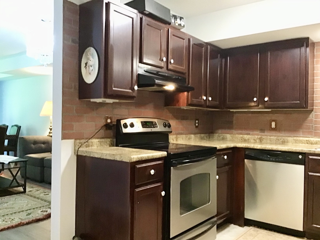 2 Duck Pond Road, Unit 106 Beverly, MA 01915 - Photo 5 of 24