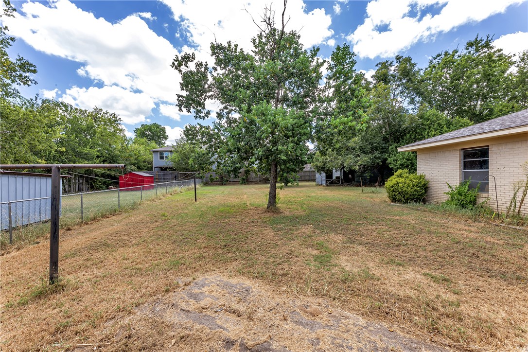 107 Sulphur Springs Road Bryan, TX 77801 - Photo 8 of 23 Gallery Image 8