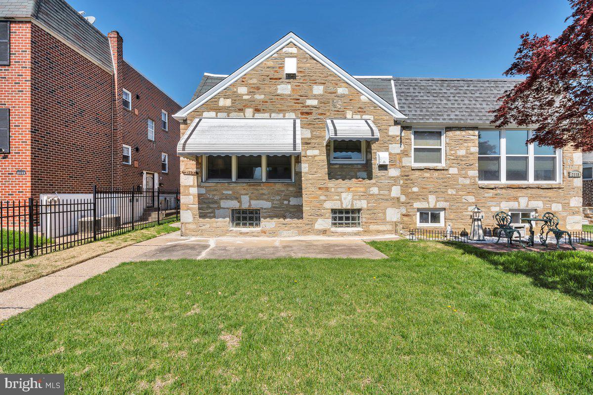 2113 Emerson Street Philadelphia, PA 19152 - Photo 3 of 27