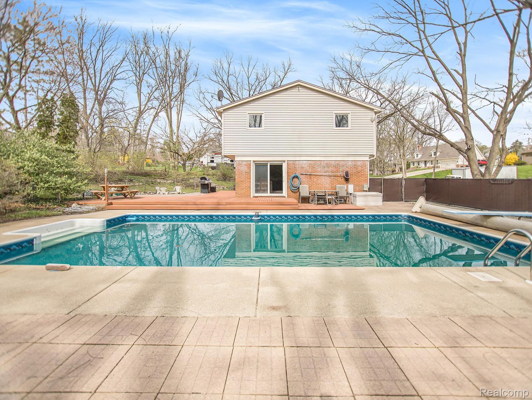 751 Edgewood Drive Rochester, MI 48306 - Photo 35 of 54 751 Edgewood Dr_56.jpg