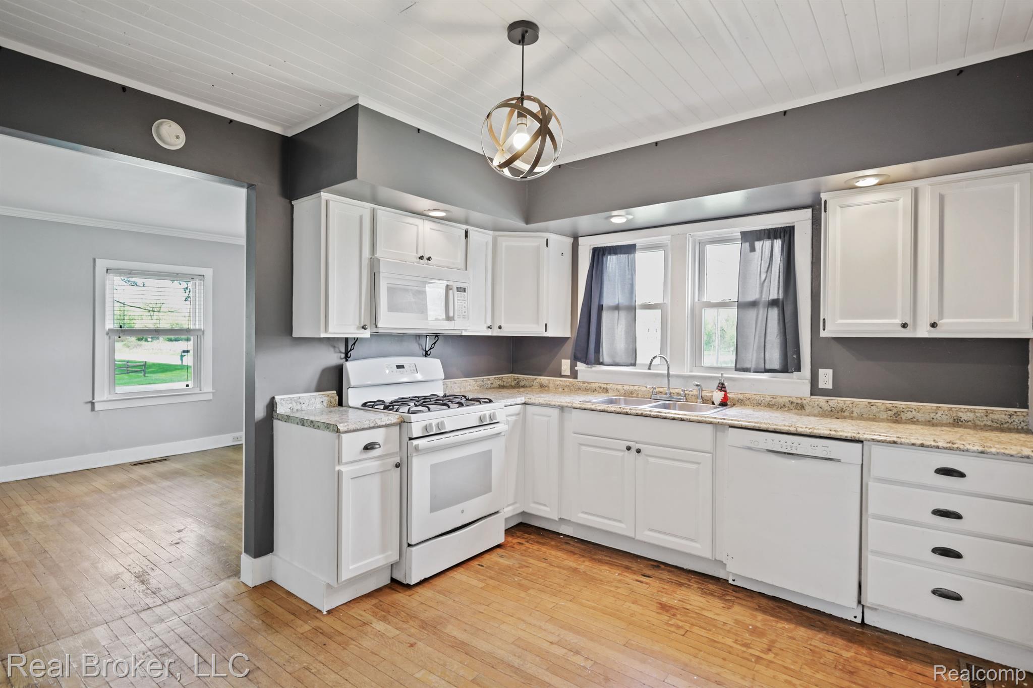 8007 Pettit Road Birch Run, MI 48415 - Photo 5 of 20 Gallery Image 5