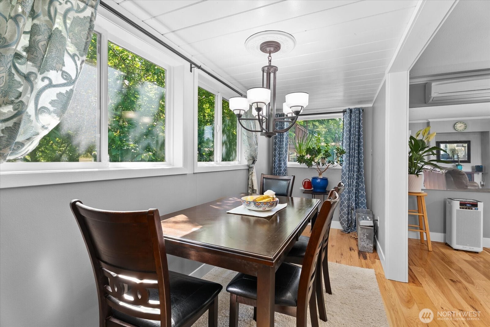 4240 South Rose Street Seattle, WA 98118 - Photo 8 of 26