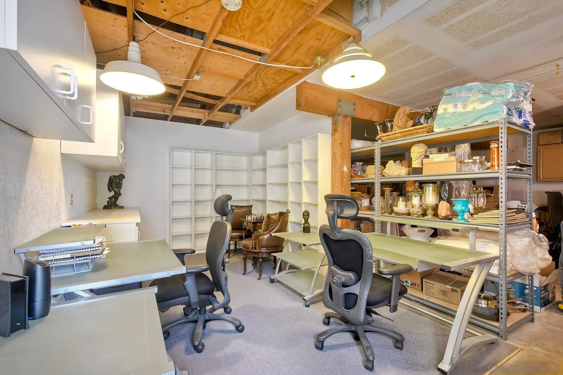 11467 Box Elder Place San Diego, CA 92127 - Photo 31 of 31 a work place with a table and chairs