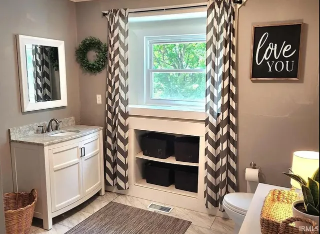 $349,900 | 2697 East 250 South, Washington, IN 47501