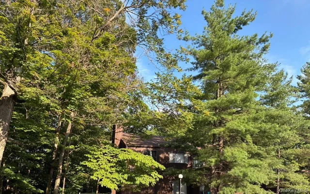 $390,000 | 20 Redwood Drive, Highland Mills, NY 10930