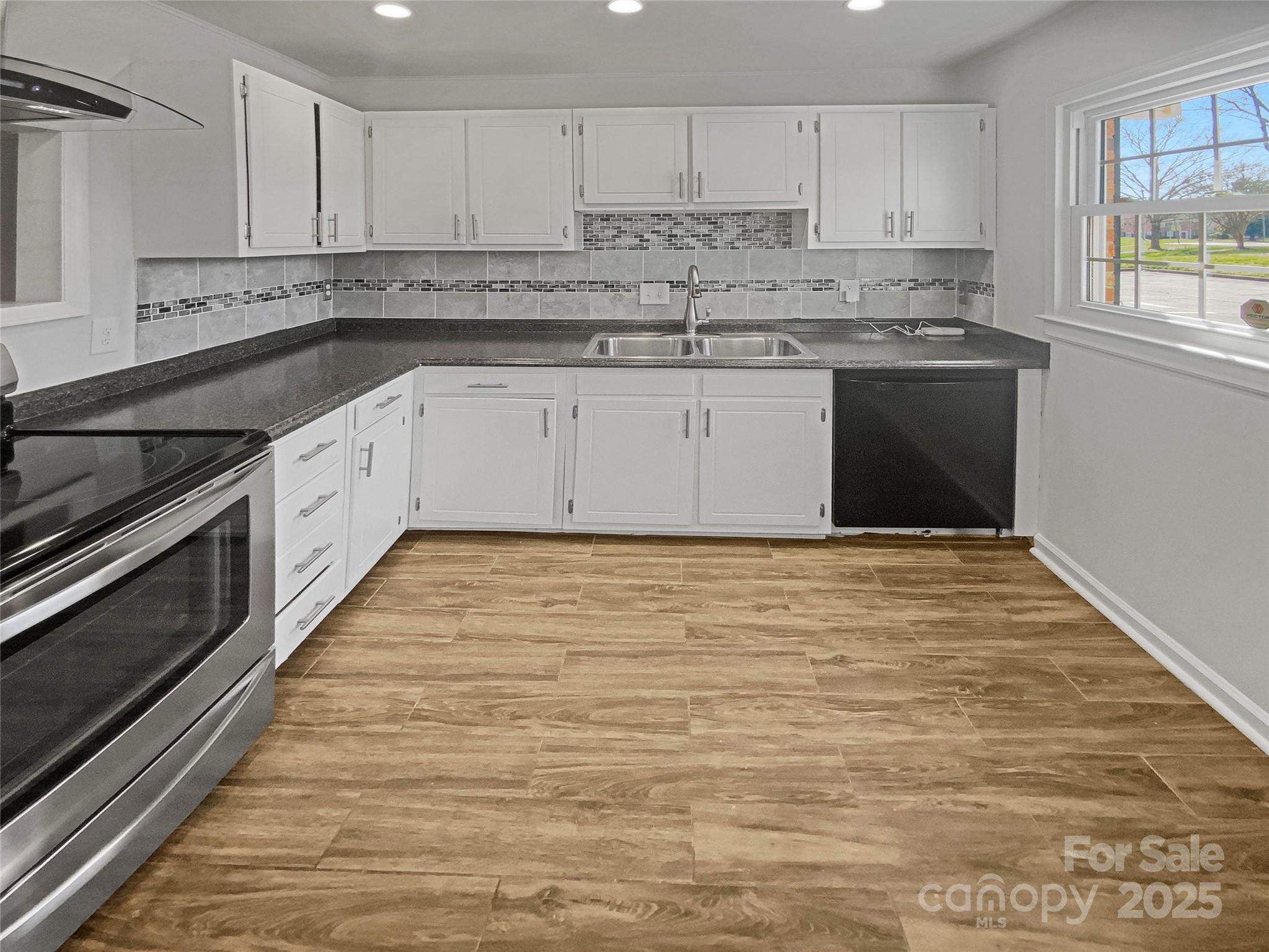 8420 Knights Bridge Road Charlotte, NC 28210 - Photo 11 of 27 Gallery Image 11