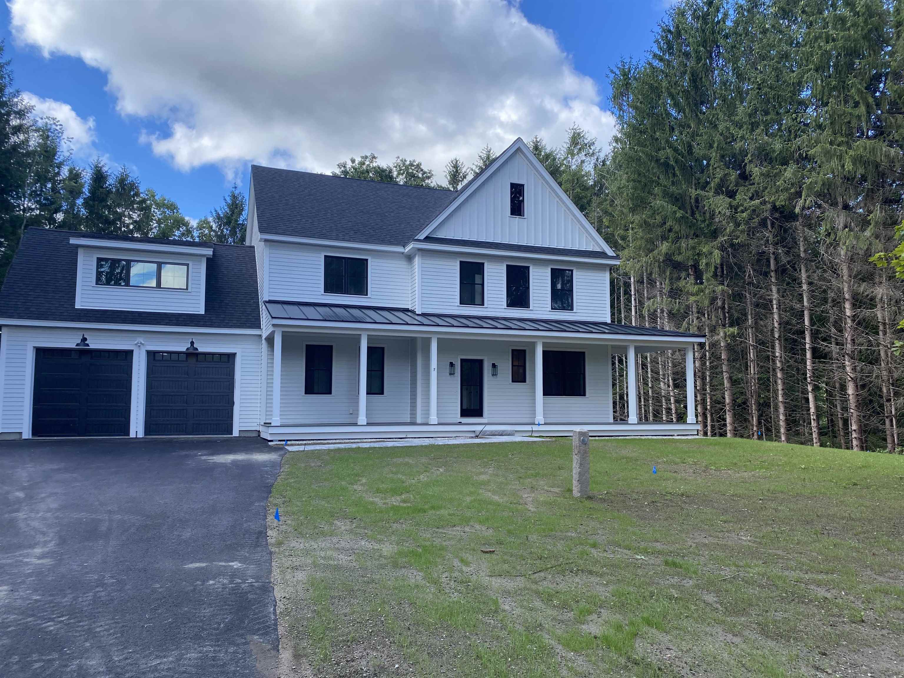 7 Sandy Point Road Stratham, NH 03885 - Photo 1 of 31 Gallery Image 1