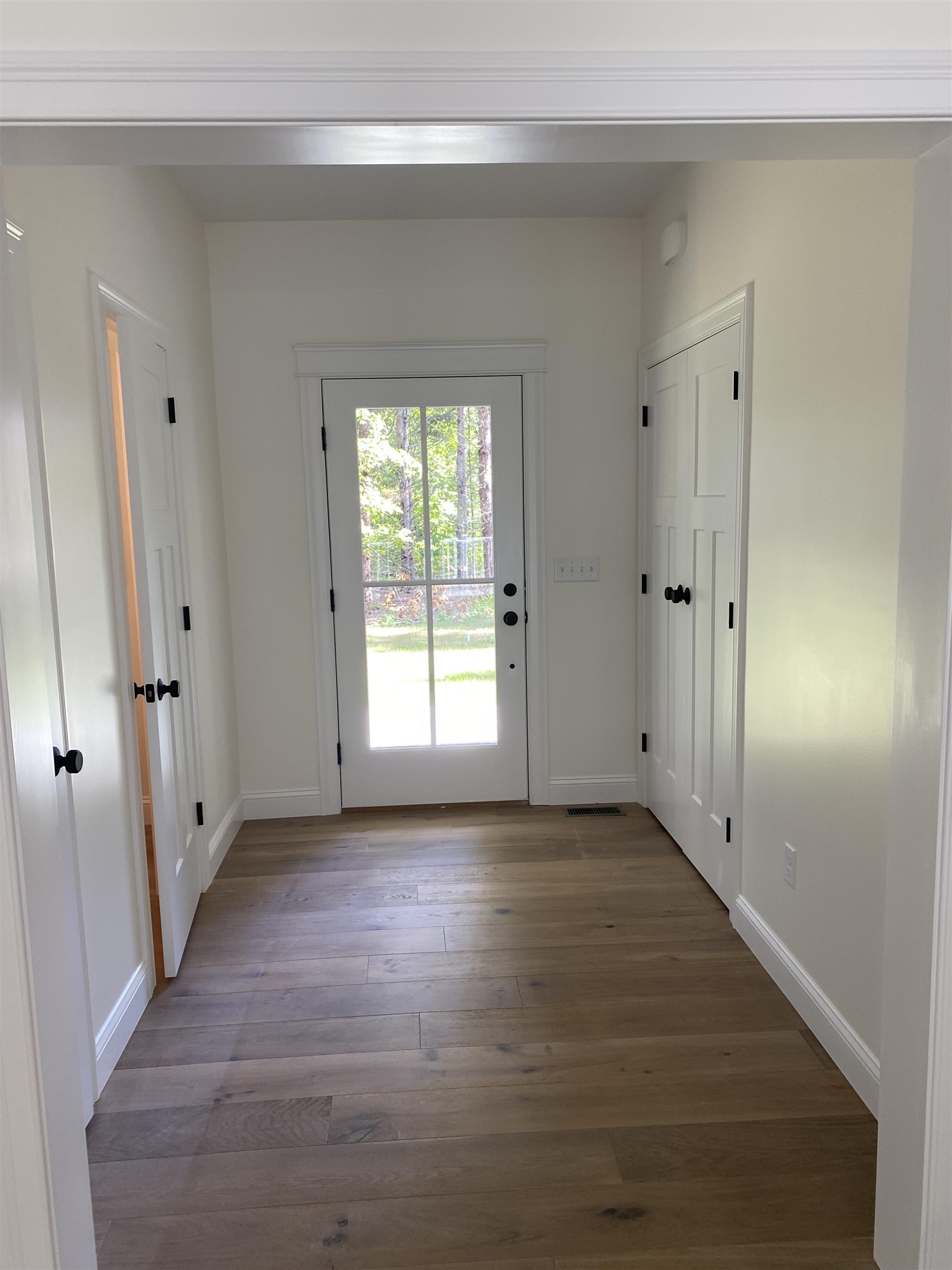 7 Sandy Point Road Stratham, NH 03885 - Photo 14 of 31 Gallery Image 14