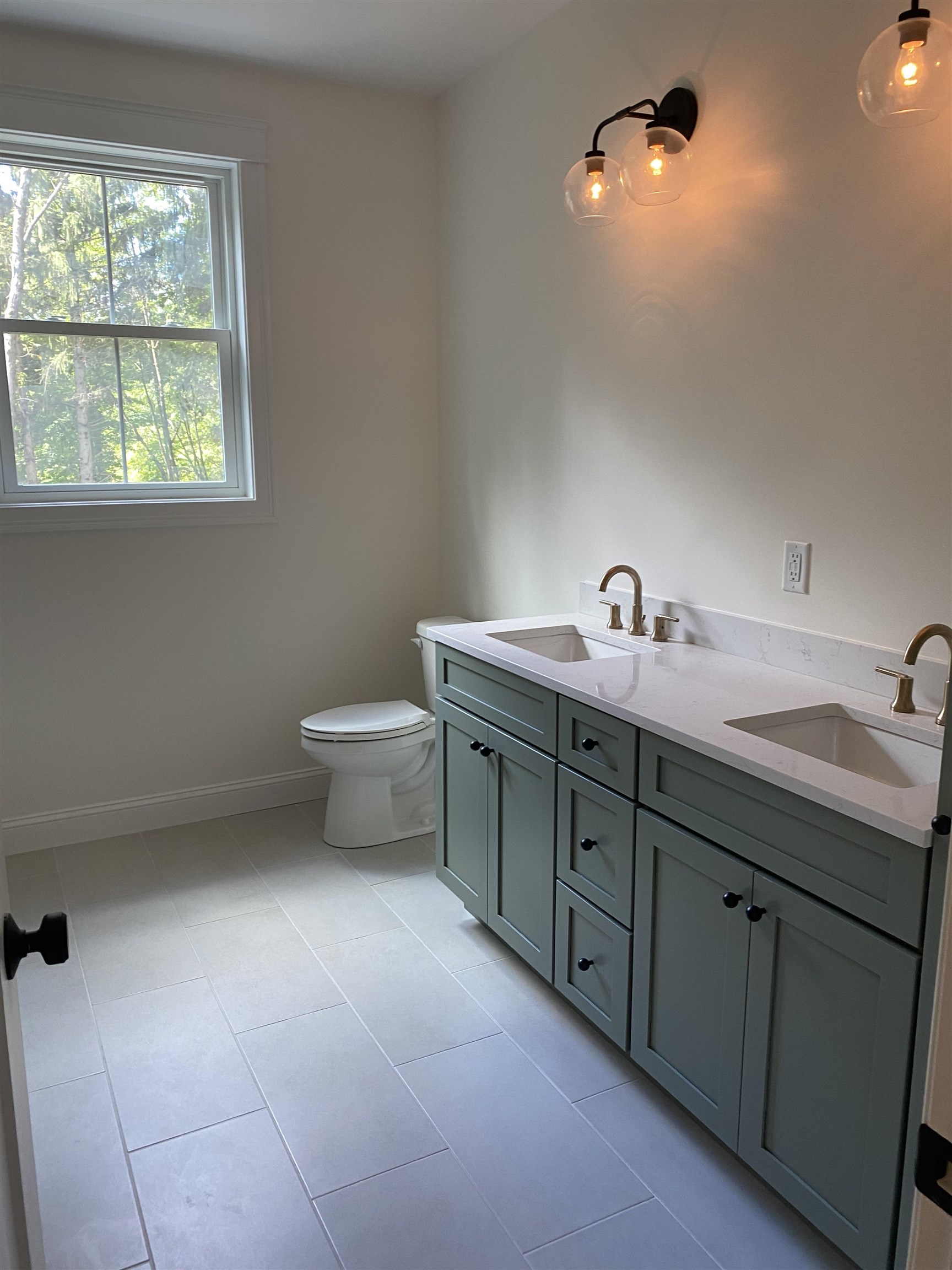 7 Sandy Point Road Stratham, NH 03885 - Photo 16 of 31 Gallery Image 16