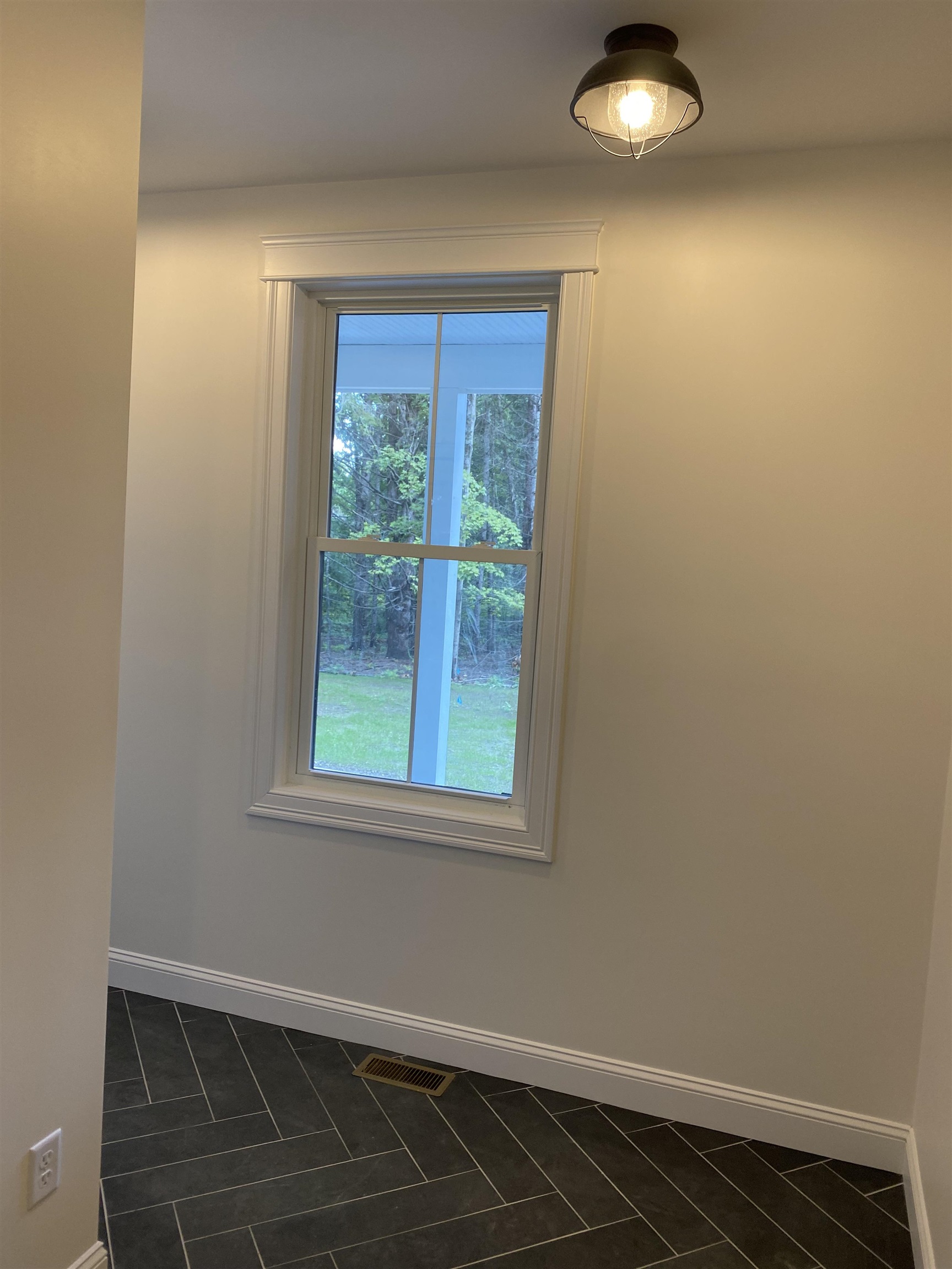 7 Sandy Point Road Stratham, NH 03885 - Photo 5 of 31 Gallery Image 5