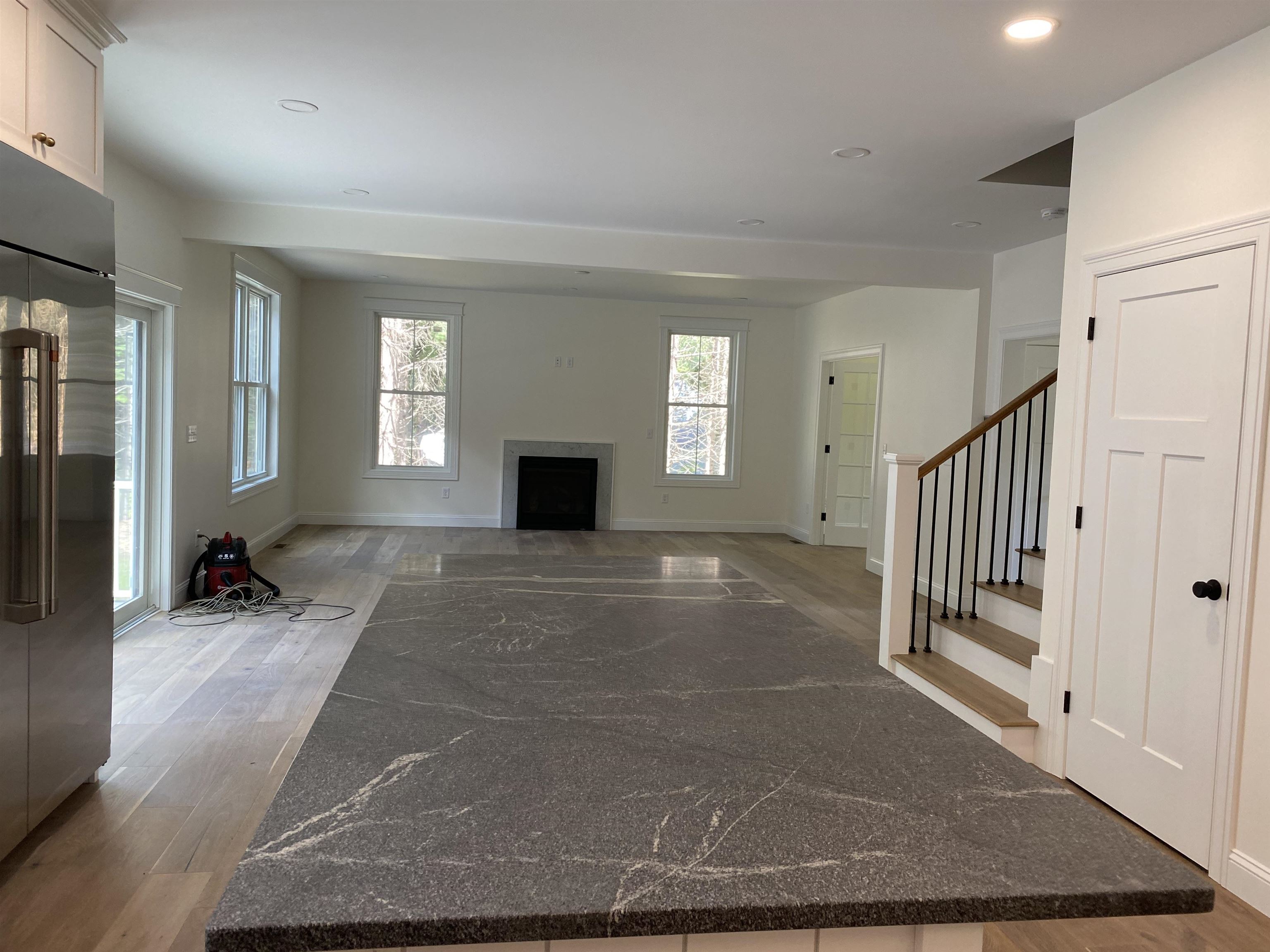 7 Sandy Point Road Stratham, NH 03885 - Photo 8 of 31 Gallery Image 8