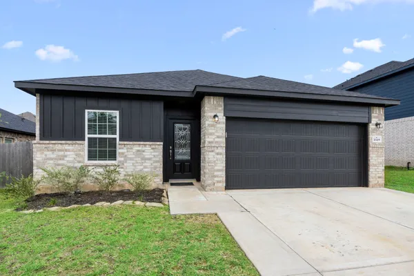 $2,100 | 30419 Crystal Strm Lane, Magnolia, TX 77355