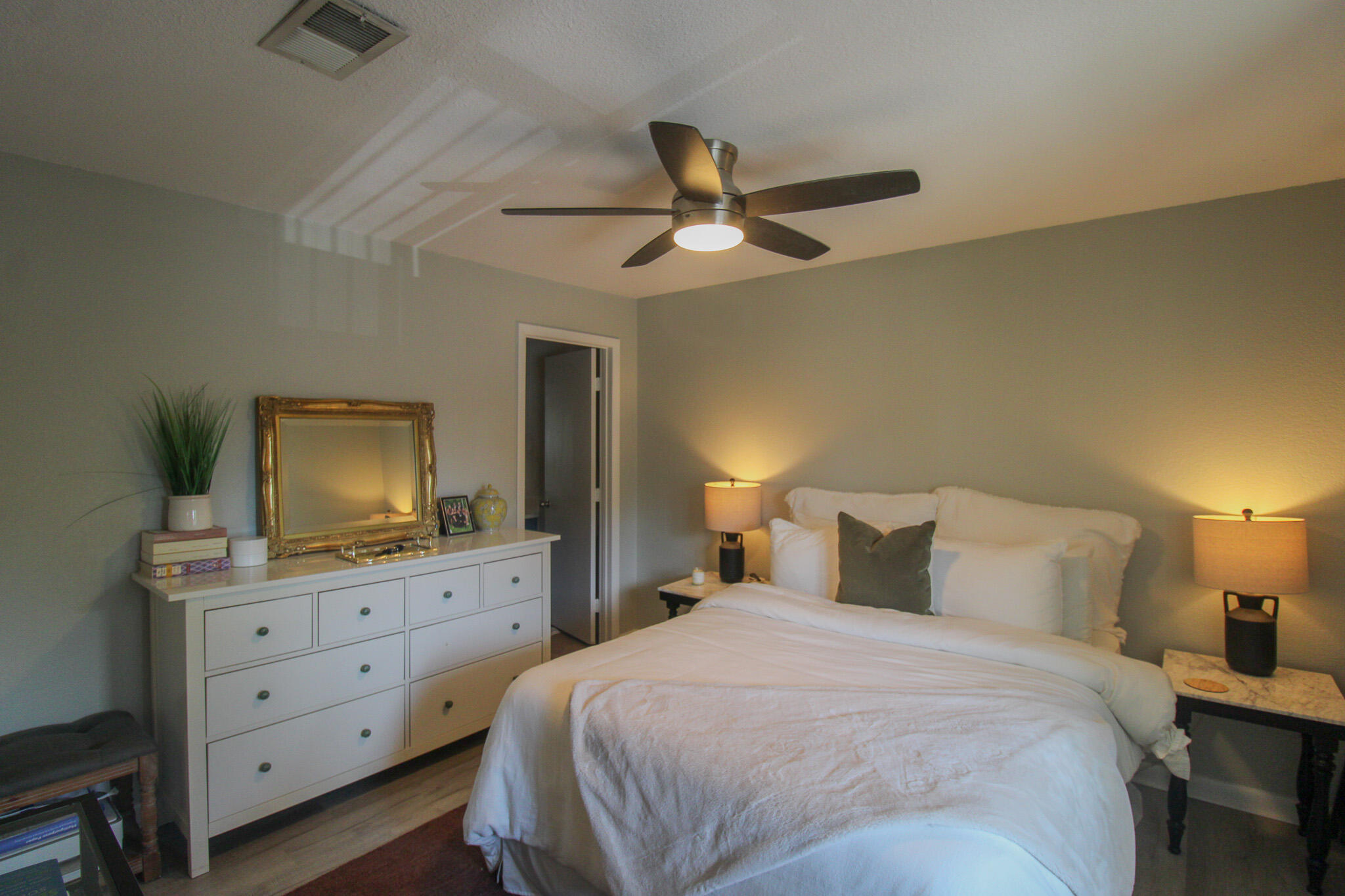 271 Alexandra Drive, Unit 11 Mount Pleasant, SC 29464 - Photo 9 of 13 IMG_1365