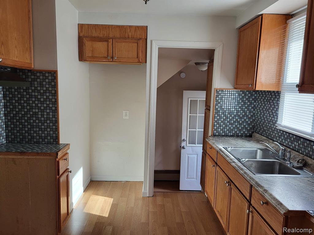6621 Pelham Road Allen Park, MI 48101 - Photo 8 of 18