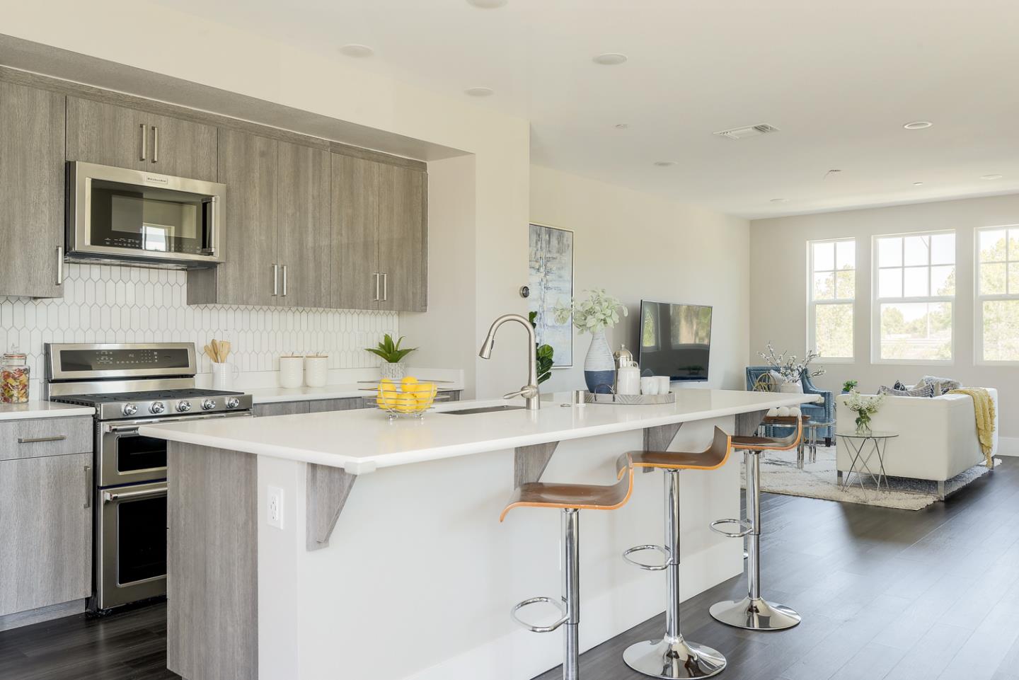 388 Circuit Way Mountain View, CA 94043 - Photo 9 of 26 a kitchen with a stove a sink and a refrigerator